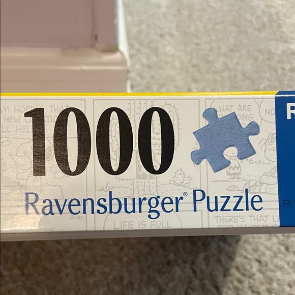 Ravensburger Peanuts Puzzle - Red, Yellow, Blue - Picture 5 of 6